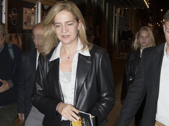 LA INFANTA CRISTINA VA A VER EL MUSICAL DE EL MÉDICO