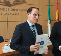 El presidente de la CEA aboga por debatir sobre la "derogación" del "innecesario" impuesto de las hipotecas