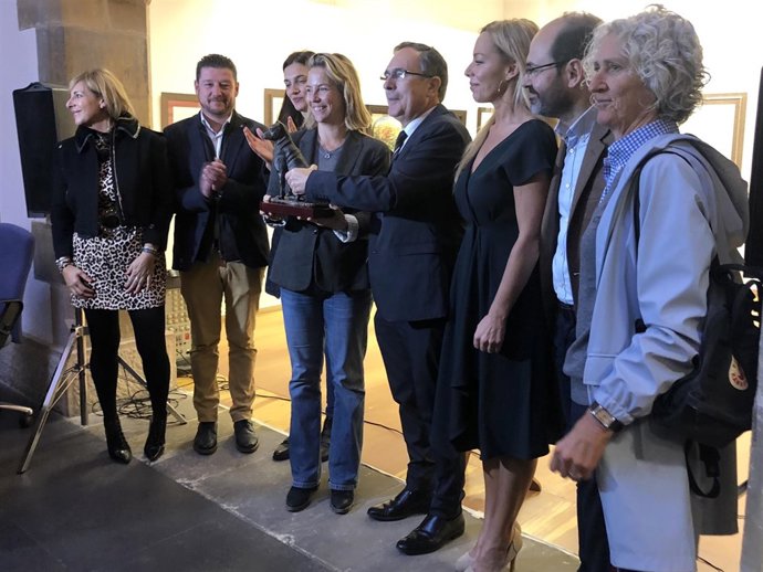 Entrega del premio a Oldie Rodríguez de la Fuente