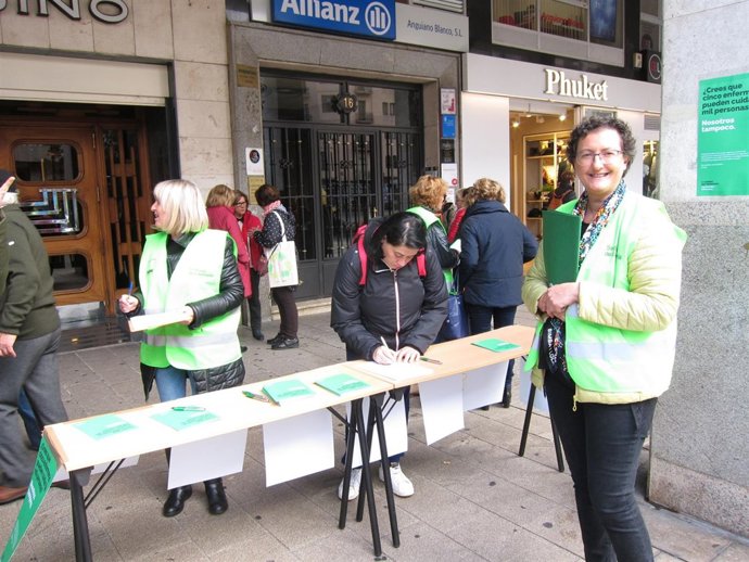 Recogida Firmas De SATSE En Logroño