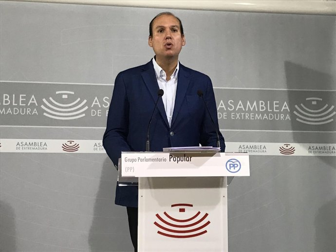 El portavoz de Hacienda del PP, Luis Alfonso Hernández Carrón