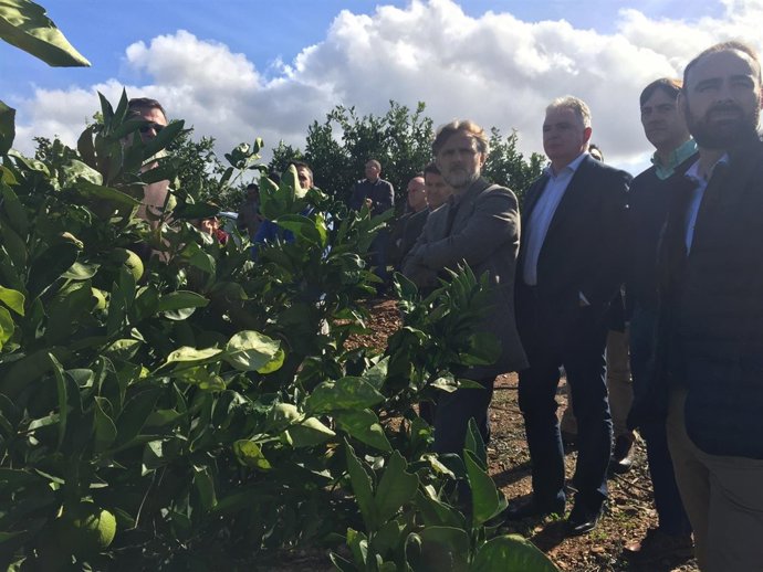 José Fiscal visita fincas del Andévalo.