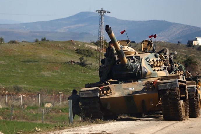 Soldados turcoe en la frontera con Siria