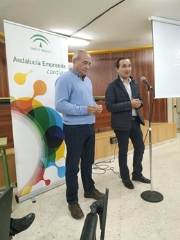 Manuel  Ceada, en el IES Pablo Neruda.