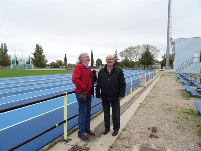 Visita a las pistas de atletismo de la Ciudad Deportiva Municipal de Huesca
