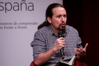 Iglesias avisa de que, tras la "dimisión en diferido" de Cospedal, le toca a Casado: "Está manchado hasta las trancas"