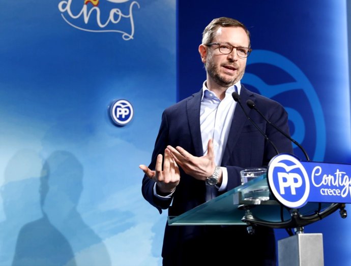 Roda de premsa del sotssecretari de Política Social del PP, Javier Maroto
