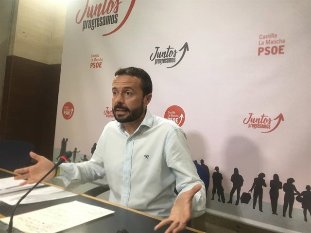Escudero en rueda de prensa