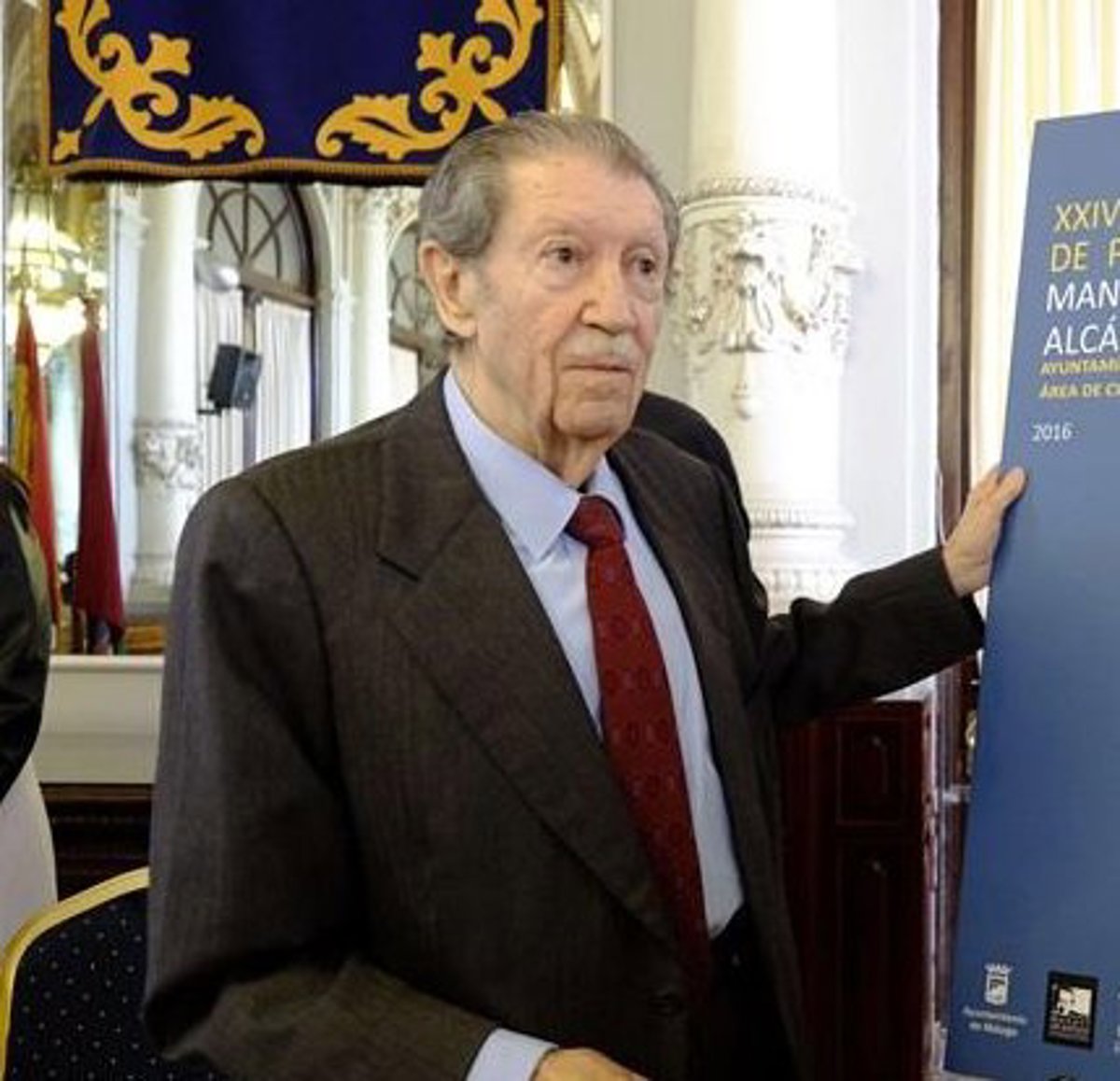 El escritor malagueño Manuel Alcántara, Autor del Año 2019 en Andalucía