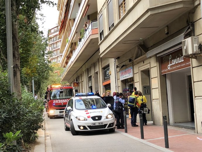 Els Mossos s'emporten el lladre d'un edifici de l'av.Mistral de Barcelona