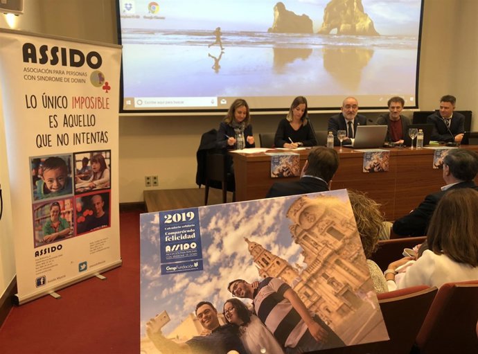 Presentación del calendario solidario de Assido