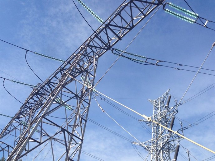 Tendido eléctrico, luz