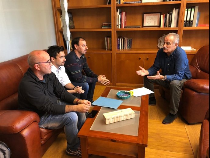 El senador por Mallorca del PP, Miquel Ramis, se reúne por Es Murterar