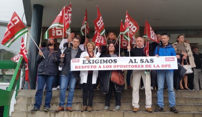 Concentración a las puertas del Macarena por respeto a opositores del SAS