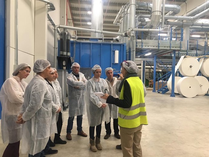 Concejales de Calatayud en la fábrica de AMD