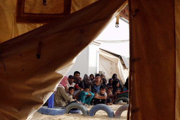 Refugiados sirios en el paso fronterizo de Rukban / ARCHIVO