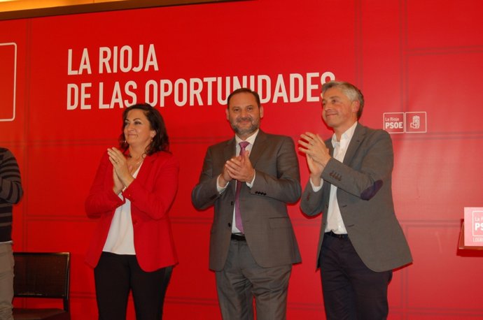 Andreu, Ábalos y Ocón en un acto público en Logroño