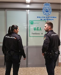 Fwd: Policia Nacional Nota De Prensa Y Foto "Dos Agentes De La Policía Nacional 