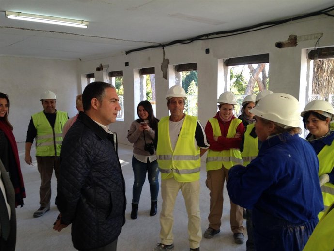 Elías Bendodo visita obras del PFEA málaga provincia Diputación empleo agrario
