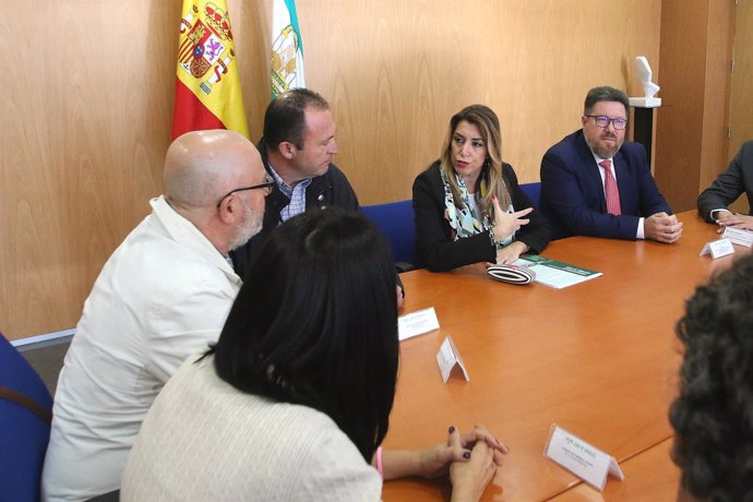 En Almería, la presidenta de la Junta, Susana Díaz, se reúne con el Comité de Em