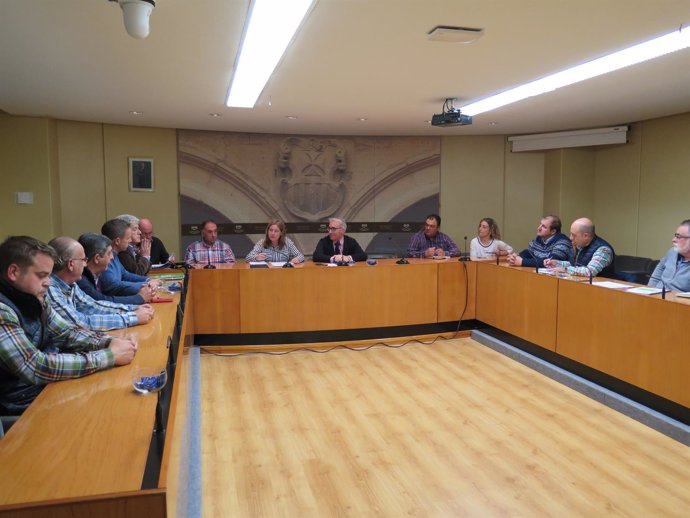 La Reunión Se Ha Celebrado En El Parlamento Riojano