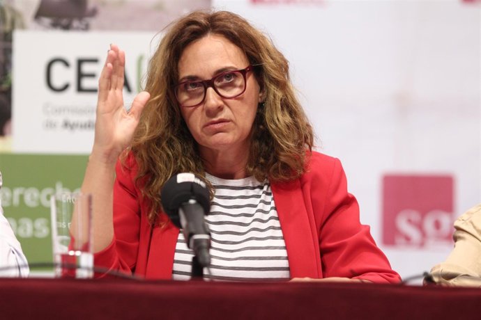 Estrella Galán, secretaria general de CEAR, en la presentación de un informe