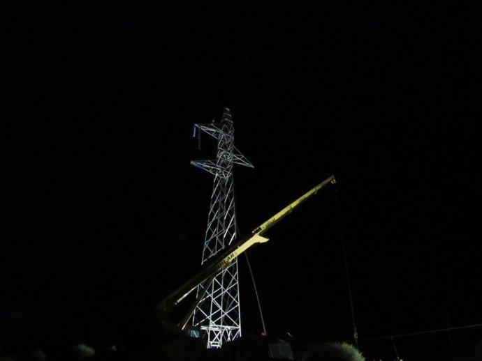 REE levanta torre de Menorca