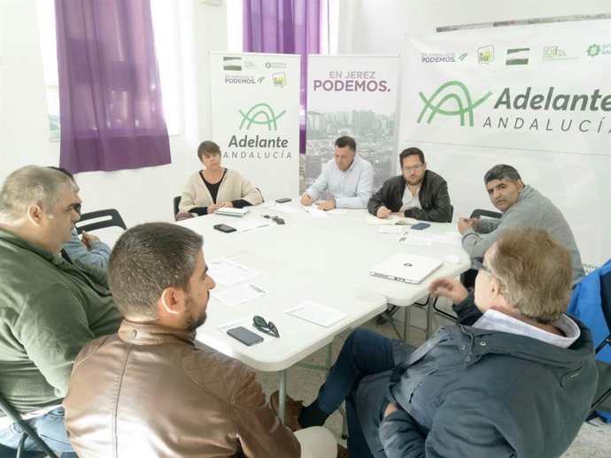 Reunión de Podemos con trabajadores de mantenimiento de hospitales