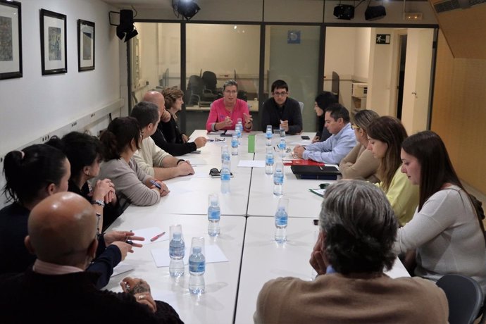 Iago Negueruela, Patricia Gómez, se reúnen con representantes del ERE de Juaneda