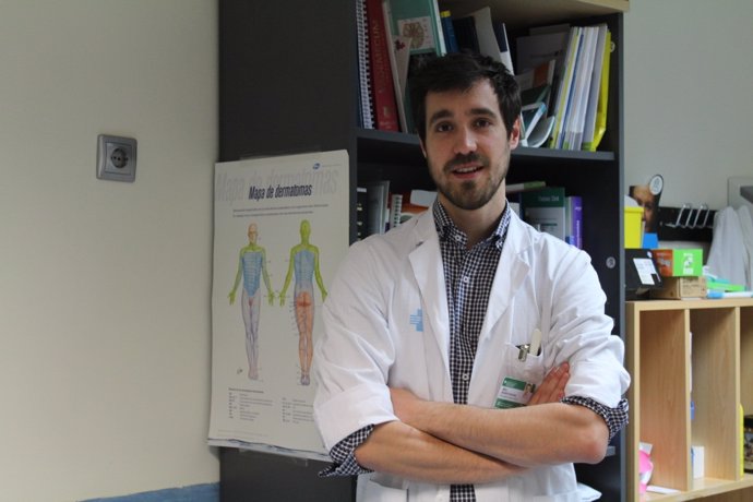 Mikel Vicente, médico de la clínica de accidentes isquémicos transitorios