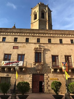 Façana de l'Ajuntament de Cervera (Lleida)