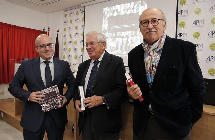 Fernando Jáuregui en la presentación de su nuevo libro