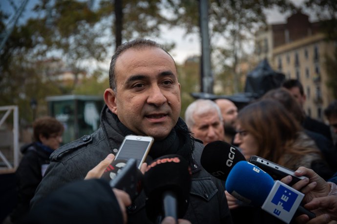 El secretari general de CCOO de Catalunya, Javier Pacheco, davant els mitjans
