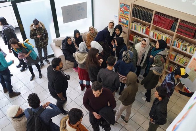 La asociación 'Ayre solidario' viajan a Atenas para trabajar en centro de menore