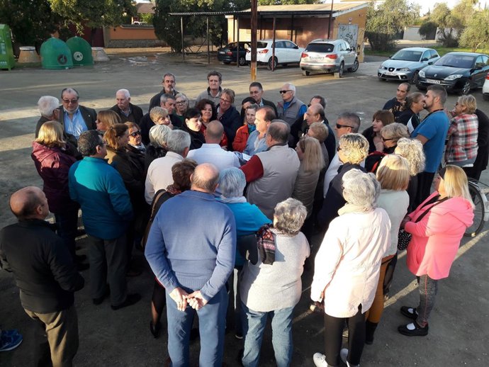 Virginia Pérez junto a vecinos de Tarazona
