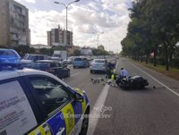 Herido un motorista tras colisionar con un turismo en la avenida de Andalucía de Sevilla