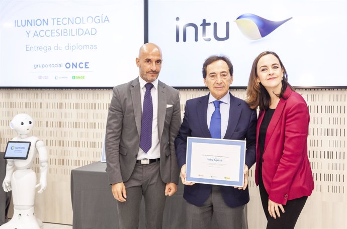 Intu Spain recoge el diploma de Ilunion Tecnología