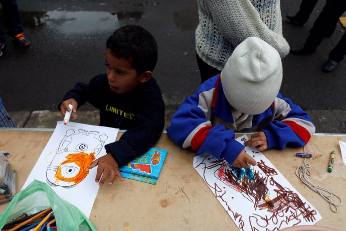 Niños de la caravana de migrantes centroamericanos