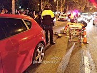 Herida grave tras ser atropellada cuando cruzaba por una zona no habilitada para peatones en Sevilla capital