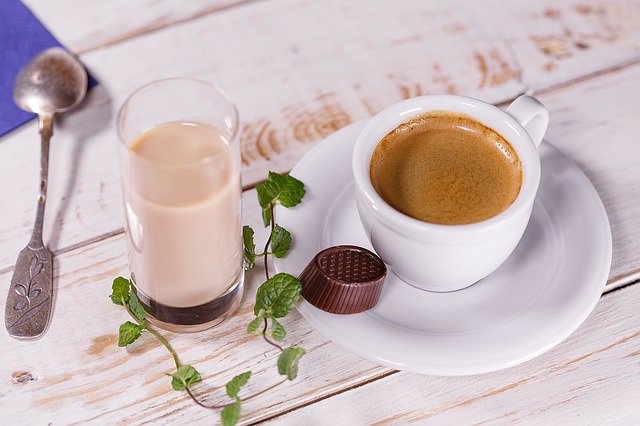 CAFÉ. Bonbón, desayuno