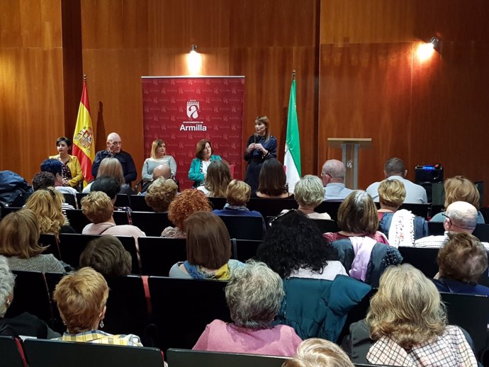 Encuentro con colectivos de mujeres en Armilla