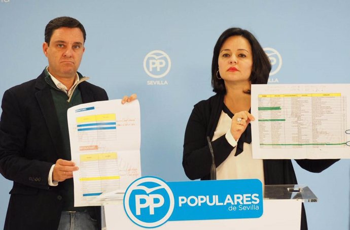 La presidenta del PP de Sevilla, Virginia Pérez, en rueda de prensa
