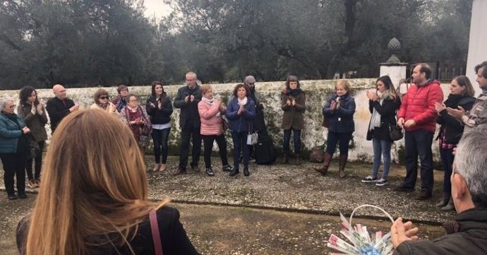 Homenaje a víctimas en el cementerio de Cala (Huelva)