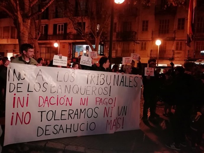 Concentración contra el Supremo y la banca en Palma