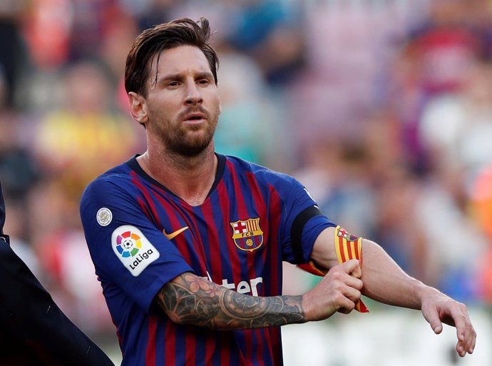 Lionel Messi se quita el brazalete de capitán del FC Barcelona