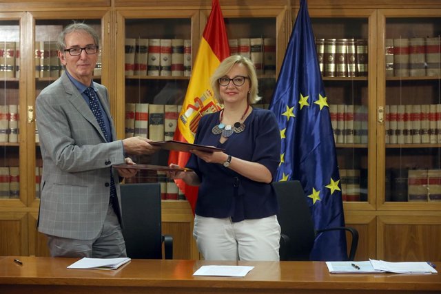 Javier Aibar (Tesorería S.S)  y Marisol Serrano (Inspección de trabajo)