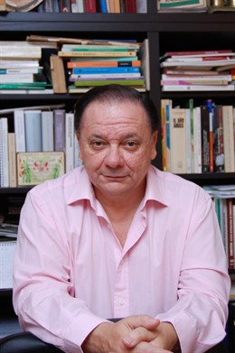 Fundación Blas Infante premia al historiador jerezano Manuel Ruiz Romero