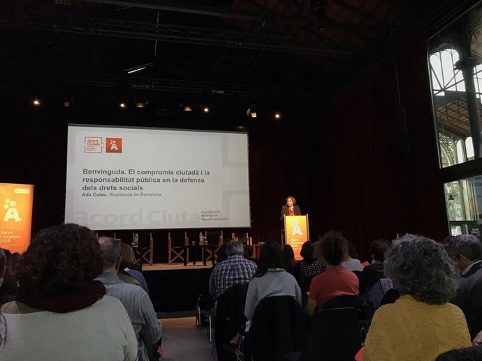 L'alcaldessa de Barcelona, Ada Colau