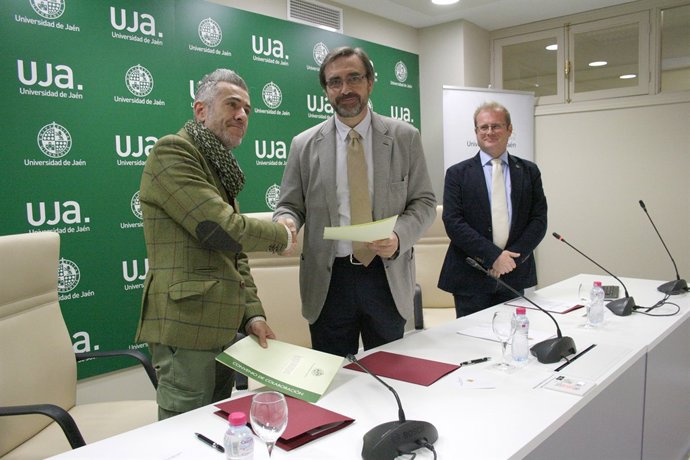 Firma del convenio para la creación de la Cátedra de Egiptología