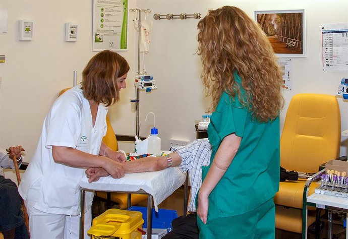 Treballadors en hospitals (arxiu)